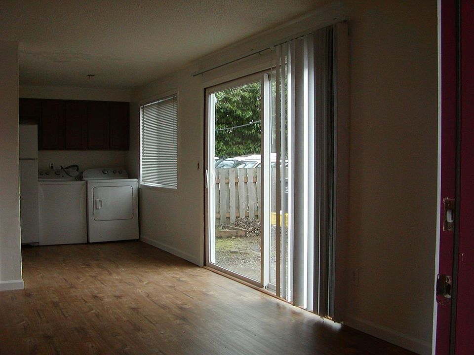 2nd image of 5637-5639 SE Boise St