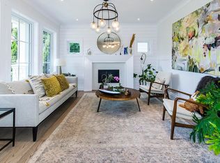 1674 Evelyn St, North Vancouver, BC V7K1T8