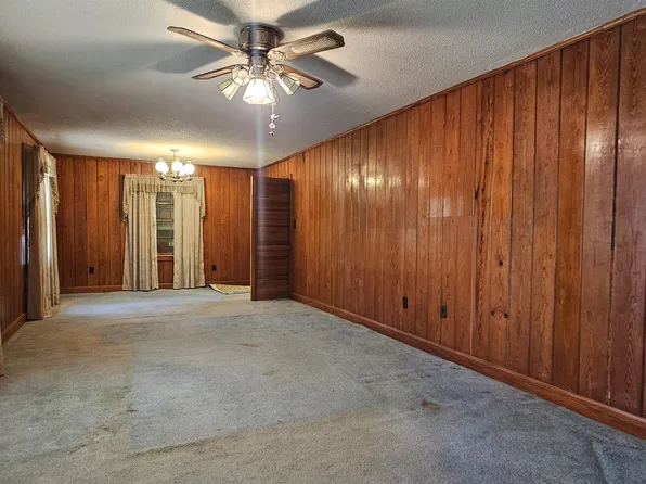 3541 Woods Cove Rd, Scottsboro, AL 35768