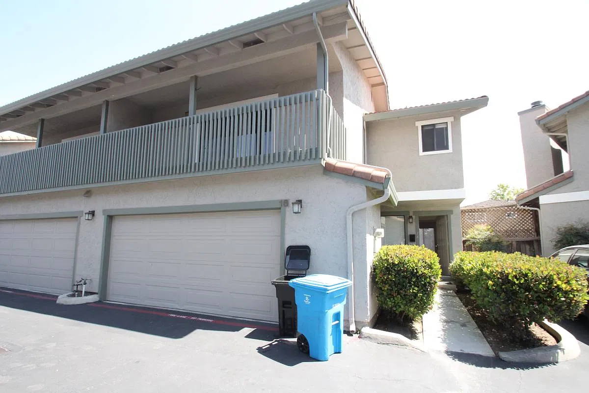3 bed, 2.5 bath, 1779 sqft, $4,350 — Photo 1