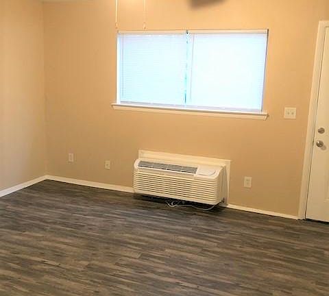 3rd image of 120 Wolfe St #13