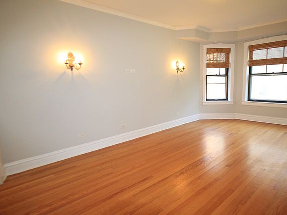 3rd image of 615 W Washington Blvd #2S