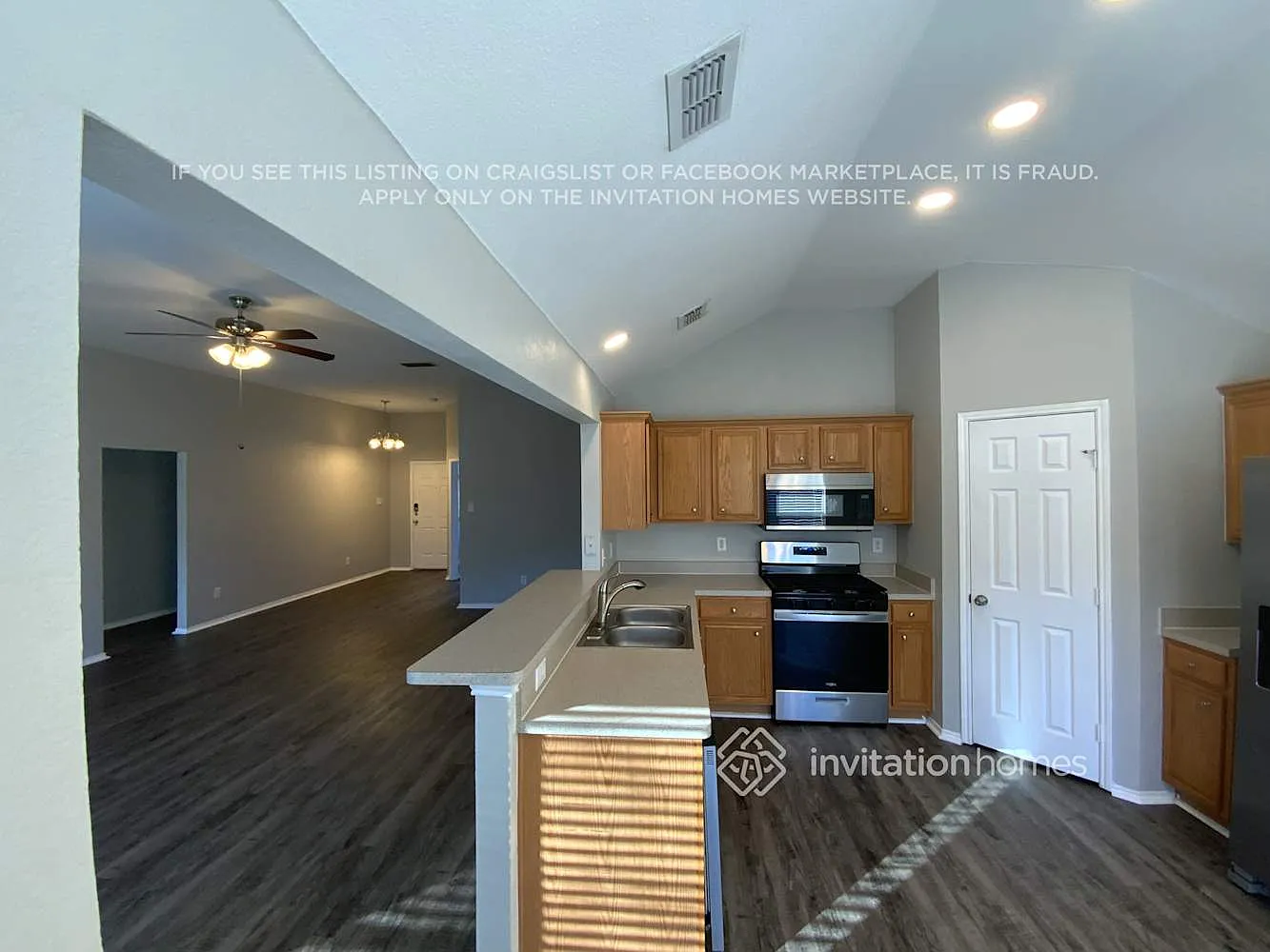 408 Hidden Ridge Dr Burleson, TX 76028 — Photo 4