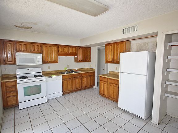 4th image of 104 Nelson Dr