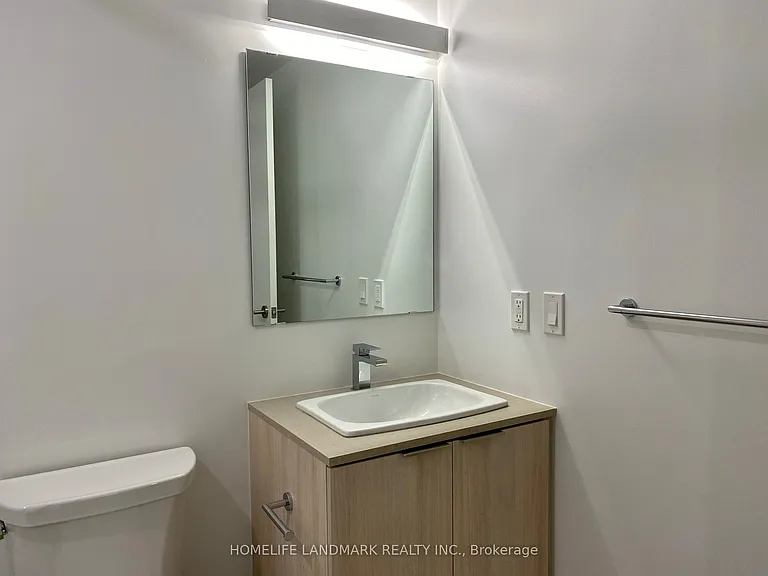 18 Maitland Ter #1006 — Photo 8