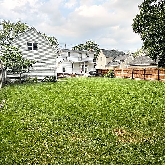 Listing photo 5