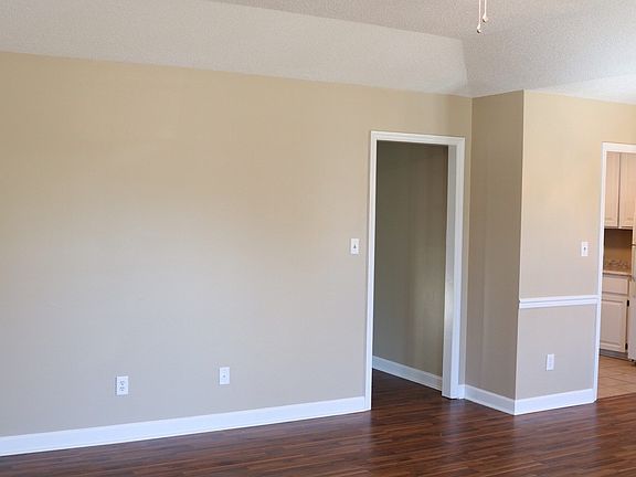 5th image of 104 Cherren Dale Dr