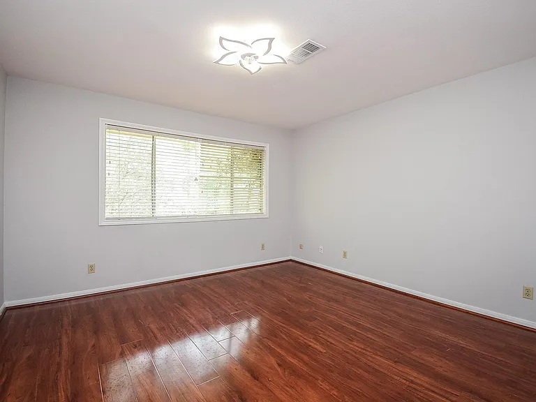 201 Vanderpool Ln #113 — Photo 36