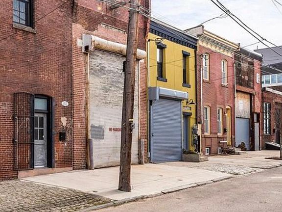 Bailey Street block facing house