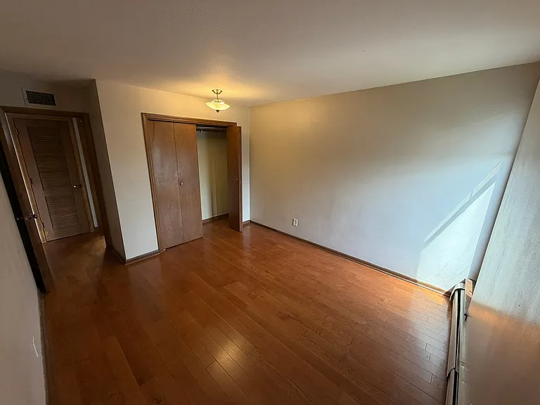 633 Robert St S #401 — Photo 9