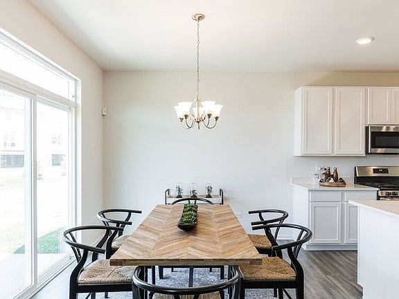 4th image of 1110 Ardmoor Dr
