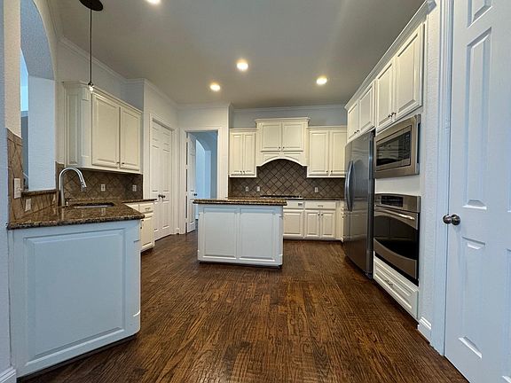 3rd image of 3780 Navarro Way