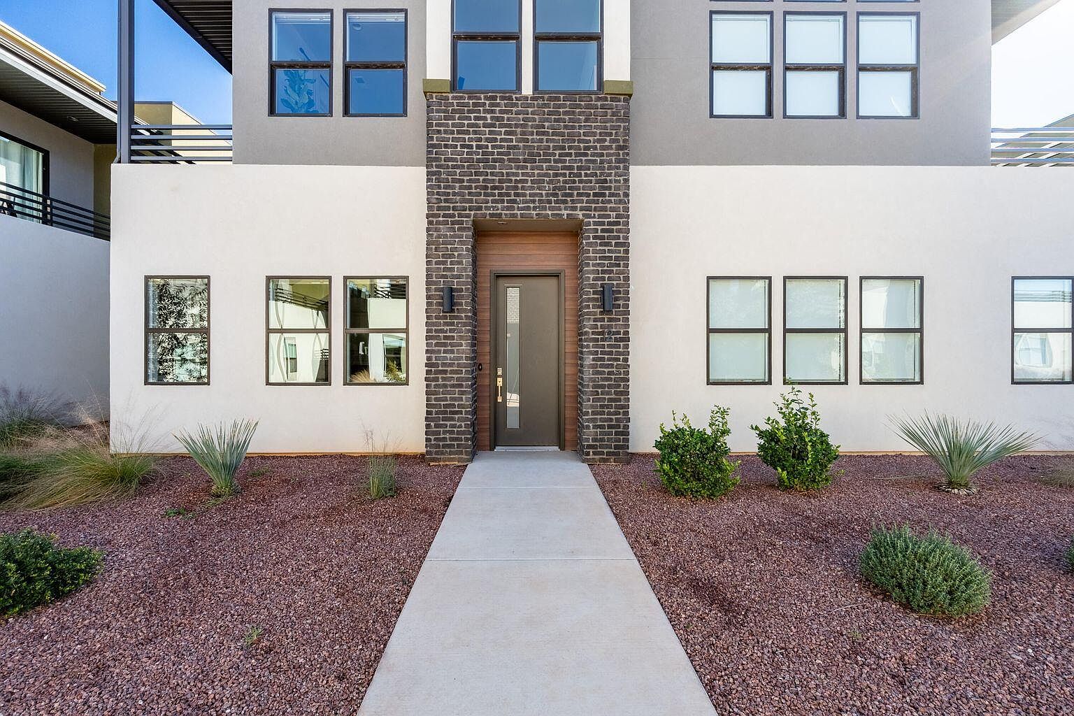 3080 S Bloomington Dr #12