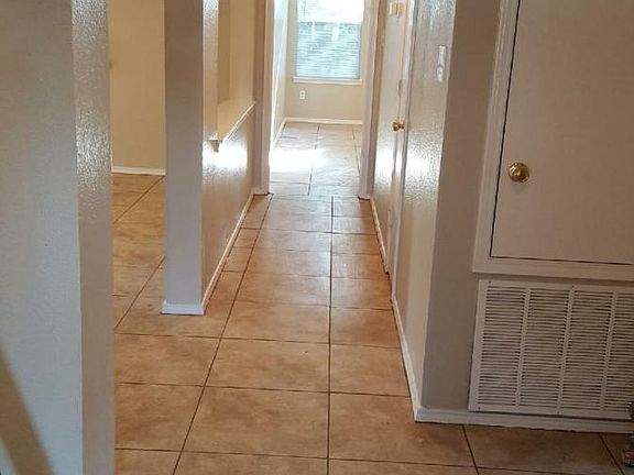 4th image of 528 Nance Dr