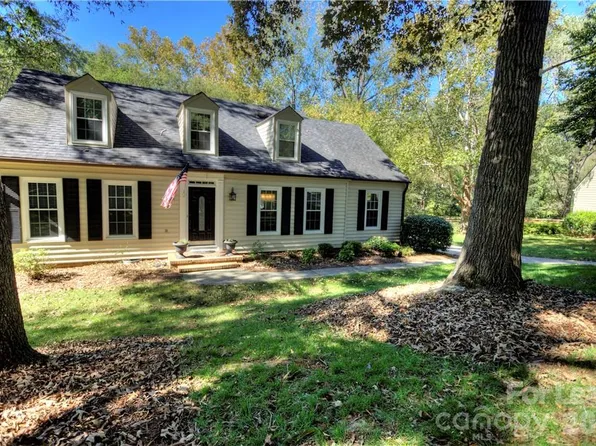 3806 Bridgewood Ln, Charlotte, NC 28226