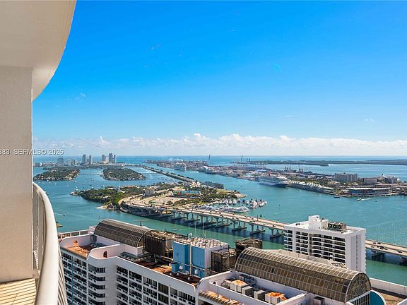 2nd image of 1750 N Bayshore Dr APT 5212