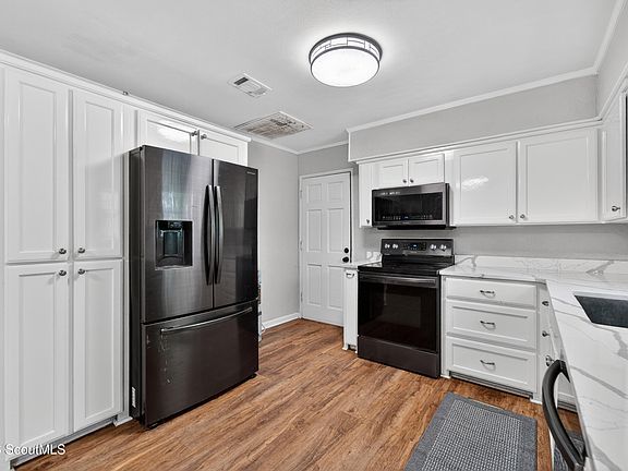 5th image of 5504 Lewis St