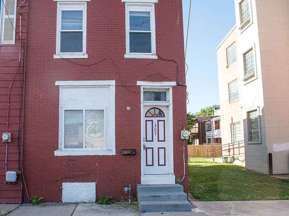 307 Muench St