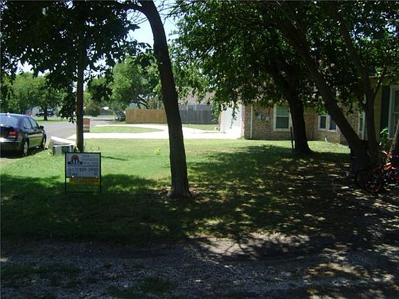 3rd image of 3104 San Jacinto Dr