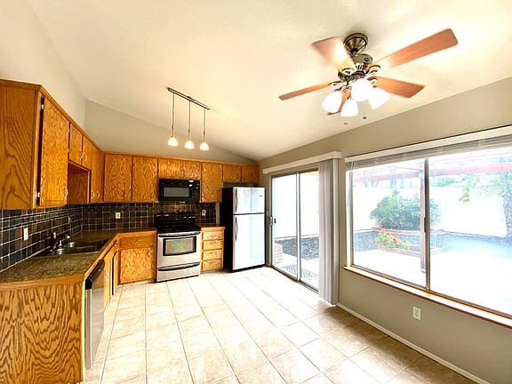 3rd image of 3704 Hague Ct