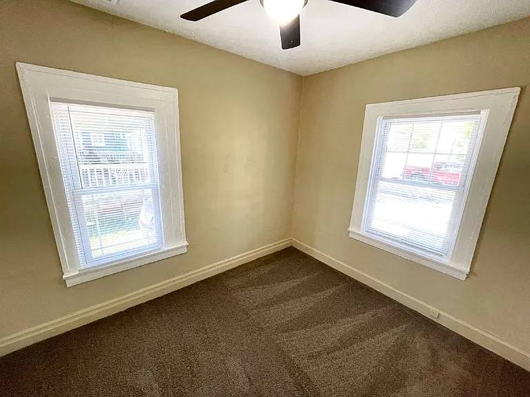 2919 N Denny St — Photo 3