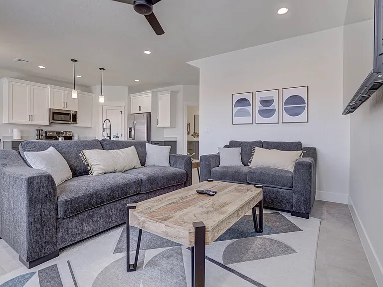 1311 E Vista Roja Pl — Photo 7