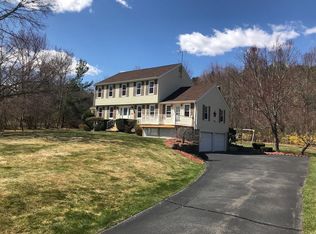 102 Nashua Rd, Pepperell, MA 01463