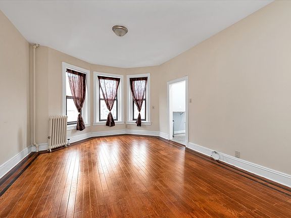 4th image of 500 2nd St Unit 2