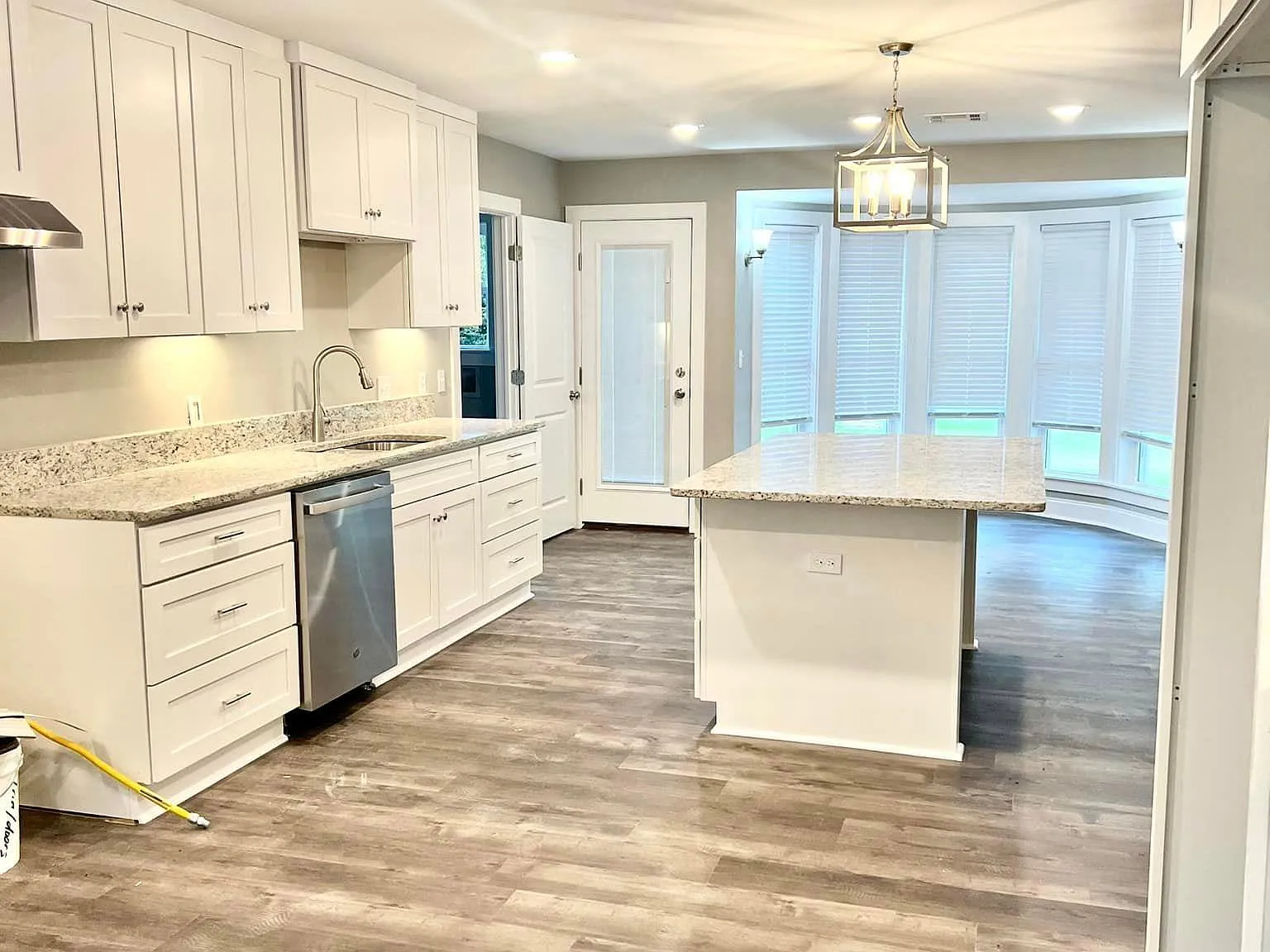 4 bed, 2600 sqft, $2,250 — Photo 4