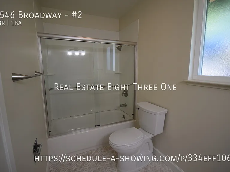 1546 Broadway #2 — Photo 9