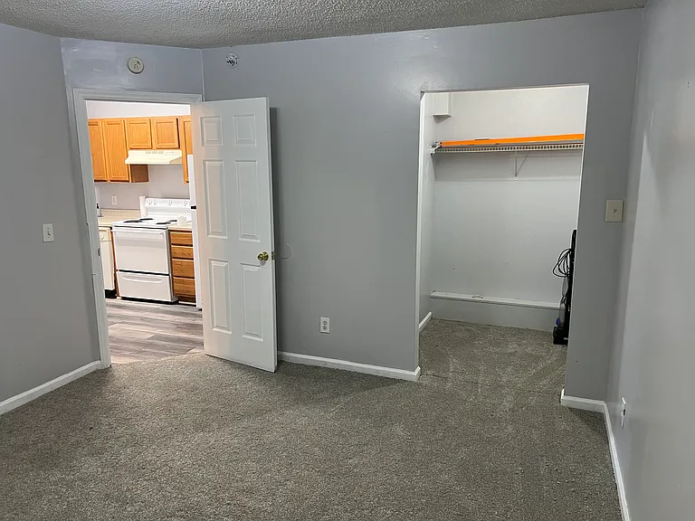 109 W Main St #C — Photo 5