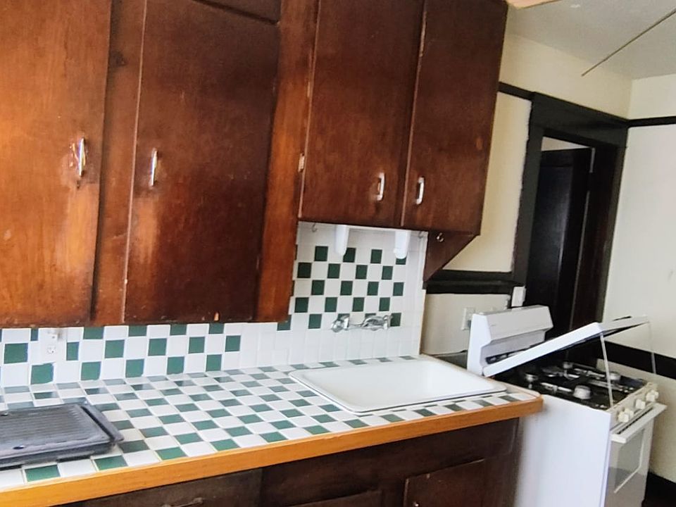 1st image of 115-638 3rd Ave S #6