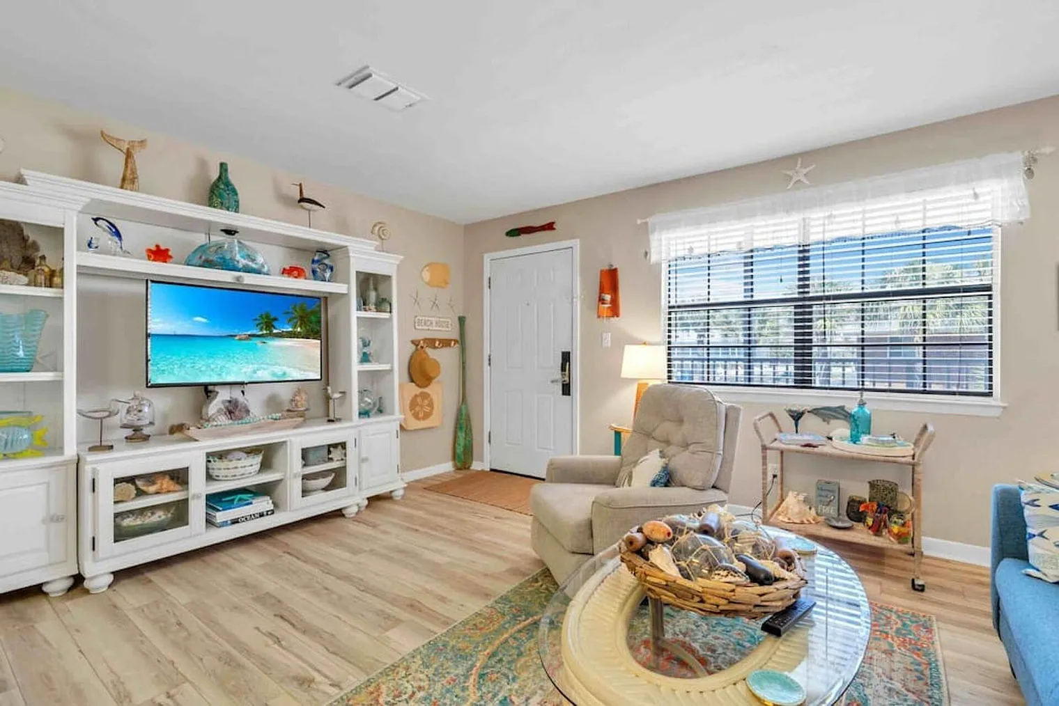 1 bed, 1.0 bath, 3196 sqft, $1,825 — Photo 1
