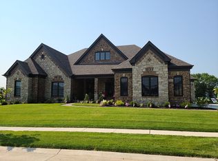 17004 Lakeside Rdg, Chesterfield, MO 63005