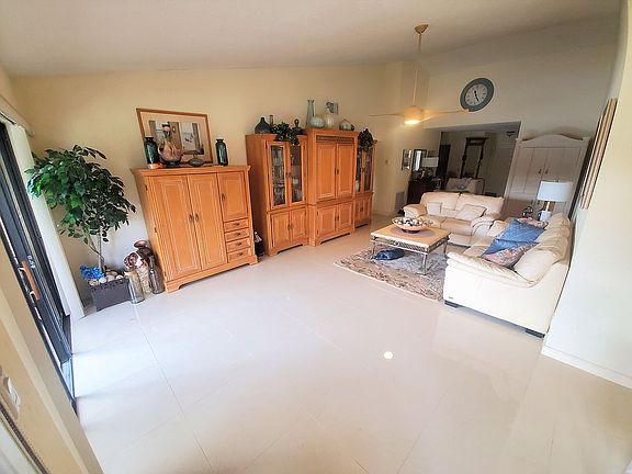 4th image of 4979 Calamondin Cir