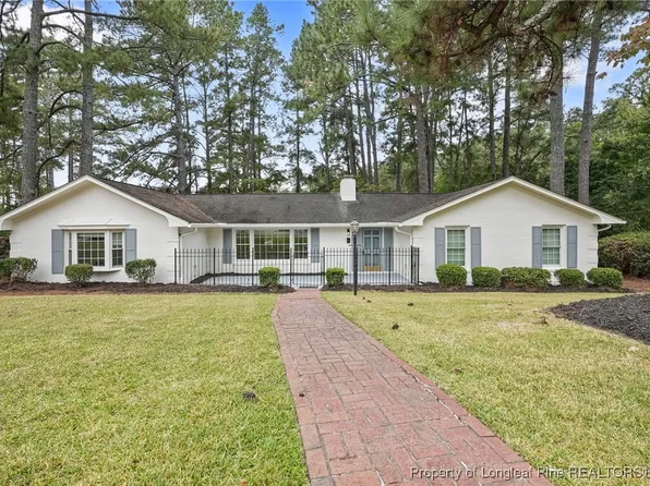 2515 Mirror Lake Dr, Fayetteville, NC 28303