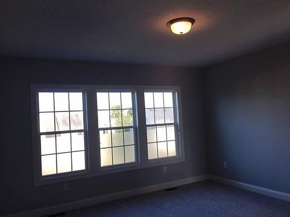 3rd image of 332 Primrose Cir