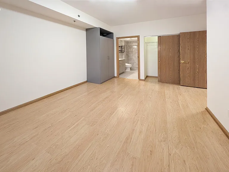 2322 S Canal St #504 — Photo 6