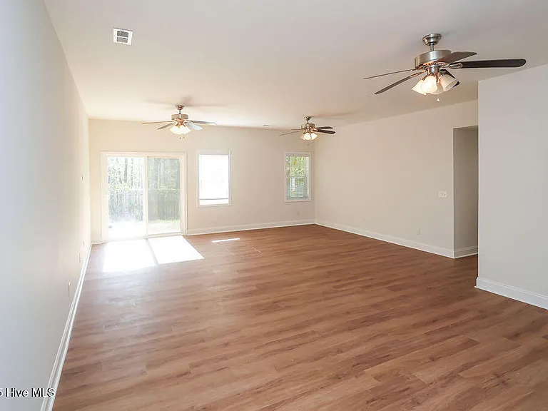 315 Adams Cir — Photo 19