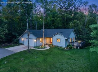 8308 Ridgeway Rd, Petoskey, MI 49770