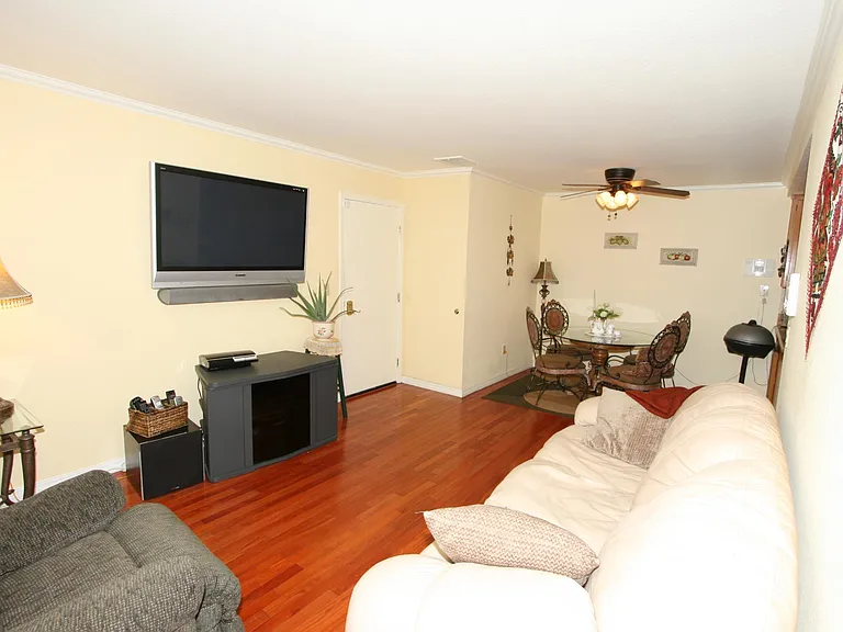 1242 Monte Dr — Photo 6