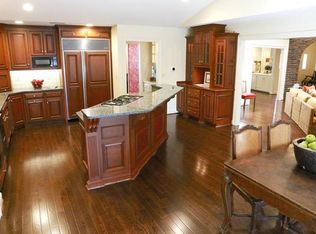5200 W 98th Ter, Overland Park, KS 66207