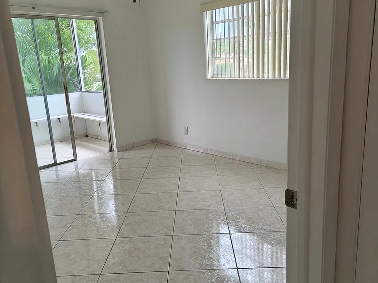 122 Normandy Ln #C — Photo 14