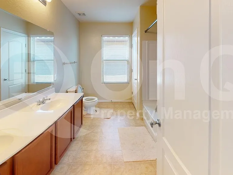 10821 W Elm St — Photo 16