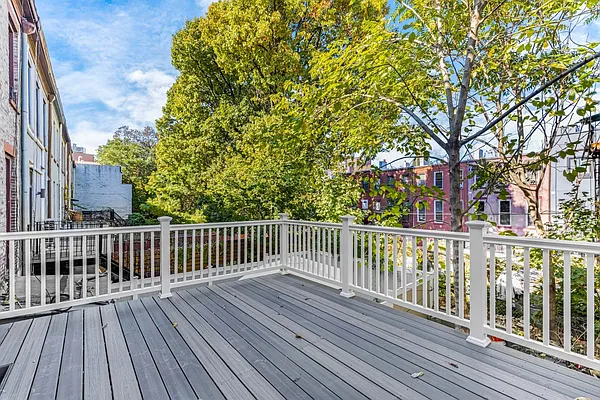 Rented by Douglas Elliman | media 21