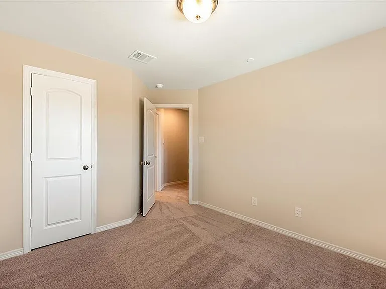 8016 Scanlan Trl — Photo 12
