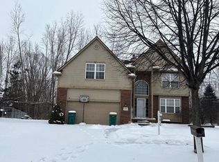 35901 Abbey Ct, Romulus, MI 48174