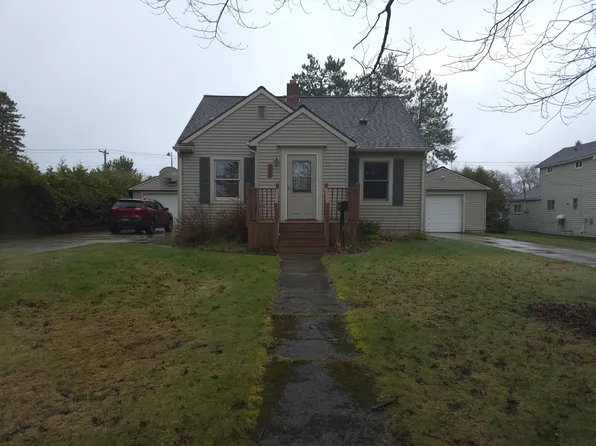 316 W Avenue B, Newberry, MI 49868