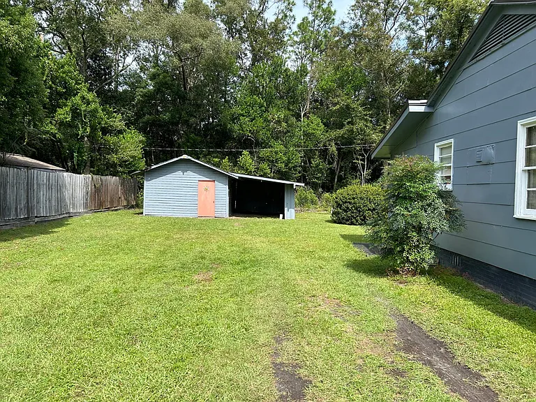 442 Brannen St — Photo 3