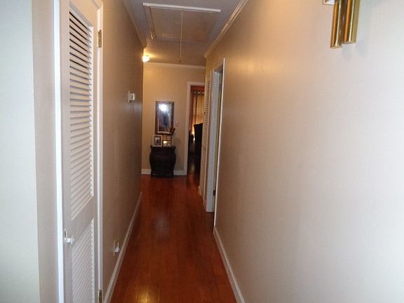 5th image of 149 E Mulberry St